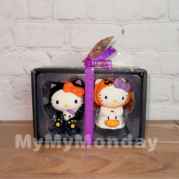 Hello Kitty Other - Hello Kitty Halloween Salt And Pepper Shakers